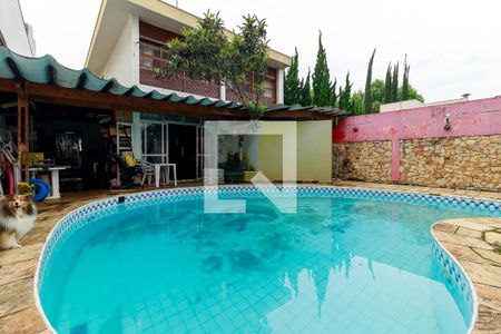 Casa à venda com 450m², 3 quartos e 5 vagas Casa à venda com 450m², 3 quartos e 5 vagasPiscina