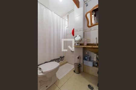 Casa à venda com 450m², 3 quartos e 5 vagas Casa à venda com 450m², 3 quartos e 5 vagasEdícula - Banheiro
