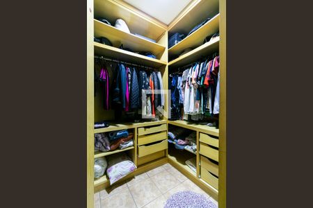 Casa à venda com 280m², 3 quartos e 2 vagasDormitório 2 - Closet