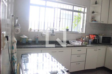 Casa à venda com 151m², 4 quartos e 6 vagasCozinha