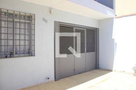 Casa à venda com 151m², 4 quartos e 6 vagasGaragem