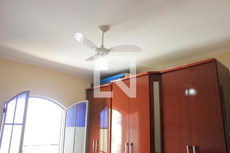 Casa à venda com 151m², 4 quartos e 6 vagasSuíte