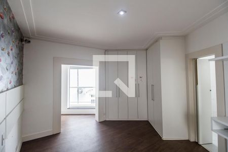 Casa de condomínio à venda com 400m², 4 quartos e 6 vagas Casa de condomínio à venda com 400m², 4 quartos e 6 vagasSuíte 2