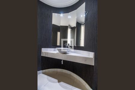 Casa de condomínio à venda com 400m², 4 quartos e 6 vagas Casa de condomínio à venda com 400m², 4 quartos e 6 vagasLavabo