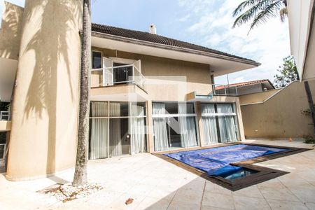 Casa de condomínio à venda com 400m², 4 quartos e 6 vagas Casa de condomínio à venda com 400m², 4 quartos e 6 vagasPiscina