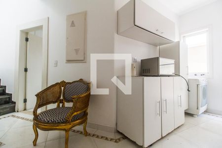 Casa de condomínio à venda com 400m², 4 quartos e 6 vagas Casa de condomínio à venda com 400m², 4 quartos e 6 vagasÁrea de Serviço