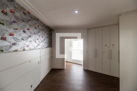 Casa de condomínio à venda com 400m², 4 quartos e 6 vagas Casa de condomínio à venda com 400m², 4 quartos e 6 vagasSuíte 2