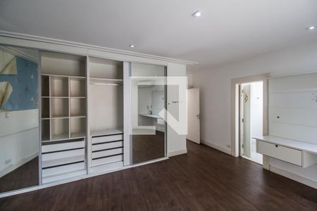 Casa de condomínio à venda com 400m², 4 quartos e 6 vagas Casa de condomínio à venda com 400m², 4 quartos e 6 vagasSuíte 3