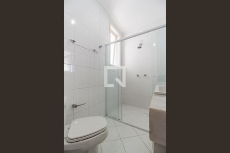 Casa de condomínio à venda com 400m², 4 quartos e 6 vagas Casa de condomínio à venda com 400m², 4 quartos e 6 vagasBanheiro