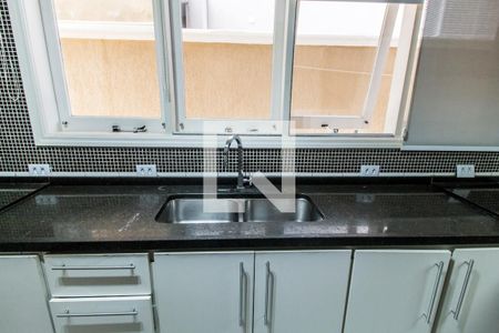 Casa de condomínio à venda com 400m², 4 quartos e 6 vagas Casa de condomínio à venda com 400m², 4 quartos e 6 vagasDetalhe da cozinha