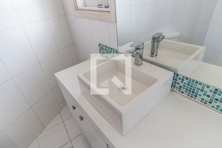 Casa de condomínio à venda com 400m², 4 quartos e 6 vagas Casa de condomínio à venda com 400m², 4 quartos e 6 vagasBanheiro da Suíte 3