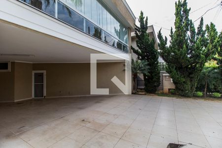 Casa de condomínio à venda com 400m², 4 quartos e 6 vagas Casa de condomínio à venda com 400m², 4 quartos e 6 vagasGaragem