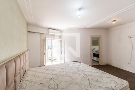 Casa de condomínio à venda com 400m², 4 quartos e 6 vagas Casa de condomínio à venda com 400m², 4 quartos e 6 vagasSuíte master