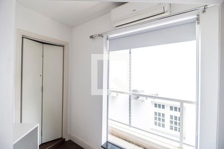 Casa de condomínio à venda com 400m², 4 quartos e 6 vagas Casa de condomínio à venda com 400m², 4 quartos e 6 vagasSuíte 2