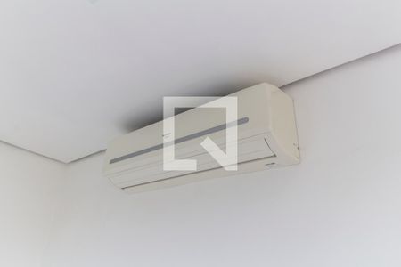 Casa de condomínio à venda com 400m², 4 quartos e 6 vagas Casa de condomínio à venda com 400m², 4 quartos e 6 vagasDetalhe Sala