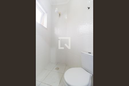 Casa de condomínio à venda com 400m², 4 quartos e 6 vagas Casa de condomínio à venda com 400m², 4 quartos e 6 vagasBanheiro de serviço