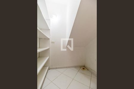 Casa de condomínio à venda com 400m², 4 quartos e 6 vagas Casa de condomínio à venda com 400m², 4 quartos e 6 vagasÁrea de Serviço