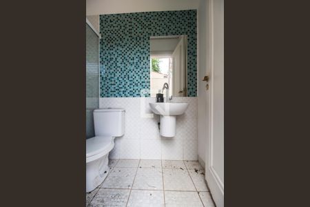 Casa de condomínio à venda com 400m², 4 quartos e 6 vagas Casa de condomínio à venda com 400m², 4 quartos e 6 vagasBanheiro