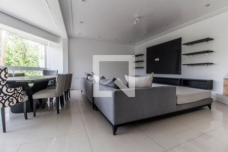 Casa de condomínio à venda com 400m², 4 quartos e 6 vagas Casa de condomínio à venda com 400m², 4 quartos e 6 vagasSala de TV