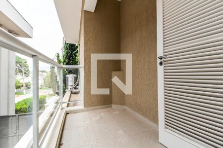 Casa de condomínio à venda com 400m², 4 quartos e 6 vagas Casa de condomínio à venda com 400m², 4 quartos e 6 vagasVaranda