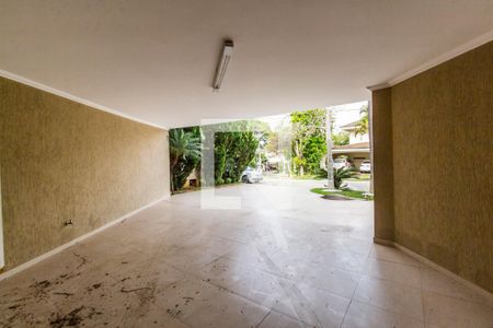 Casa de condomínio à venda com 400m², 4 quartos e 6 vagas Casa de condomínio à venda com 400m², 4 quartos e 6 vagasGaragem