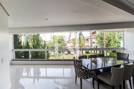 Casa de condomínio à venda com 400m², 4 quartos e 6 vagas Casa de condomínio à venda com 400m², 4 quartos e 6 vagasSala de Jantar