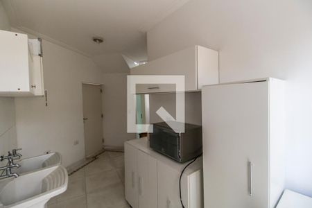 Casa de condomínio à venda com 400m², 4 quartos e 6 vagas Casa de condomínio à venda com 400m², 4 quartos e 6 vagasÁrea de Serviço