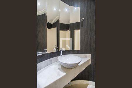 Casa de condomínio à venda com 400m², 4 quartos e 6 vagas Casa de condomínio à venda com 400m², 4 quartos e 6 vagasLavabo