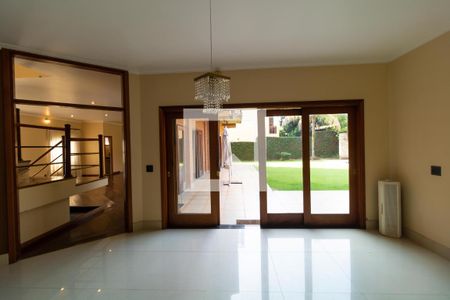 Casa de condomínio à venda com 356m², 3 quartos e 4 vagas Casa de condomínio à venda com 356m², 3 quartos e 4 vagasSala de Jantar