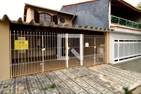 Casa à venda com 200m², 3 quartos e 2 vagasFachada