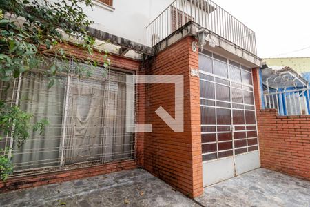 Casa à venda com 80m², 3 quartos e 2 vagasFachada