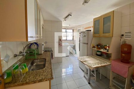 Apartamento à venda com 124m², 3 quartos e 2 vagas Apartamento à venda com 124m², 3 quartos e 2 vagasCozinha
