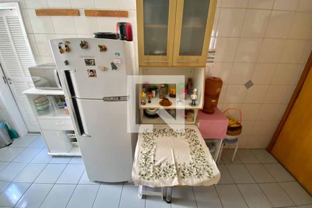 Apartamento à venda com 124m², 3 quartos e 2 vagas Apartamento à venda com 124m², 3 quartos e 2 vagasCozinha