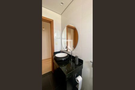 Apartamento à venda com 84m², 3 quartos e 2 vagas Apartamento à venda com 84m², 3 quartos e 2 vagasBanheiro Social