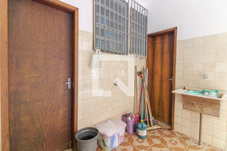 Casa à venda com 1100m², 3 quartos e 4 vagas Casa à venda com 1100m², 3 quartos e 4 vagasÁrea de Serviço
