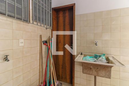 Casa à venda com 1100m², 3 quartos e 4 vagas Casa à venda com 1100m², 3 quartos e 4 vagasÁrea de Serviço