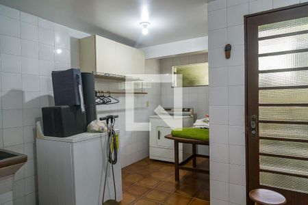 Casa à venda com 350m², 4 quartos e 1 vagaÁrea de Serviço 2