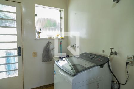 Casa à venda com 350m², 4 quartos e 1 vagaÁrea de Serviço