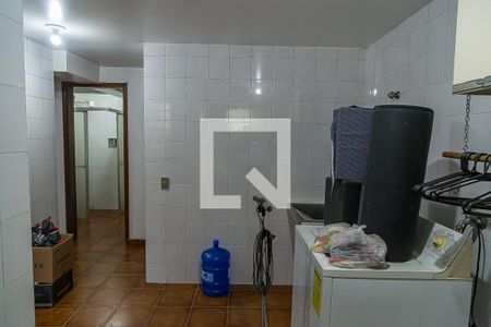 Casa à venda com 350m², 4 quartos e 1 vagaÁrea de Serviço 2