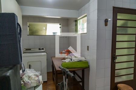 Casa à venda com 350m², 4 quartos e 1 vagaÁrea de Serviço 2