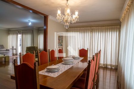 Casa à venda com 350m², 4 quartos e 1 vagaSala de Jantar