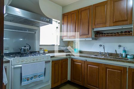 Casa à venda com 350m², 4 quartos e 1 vagaCozinha