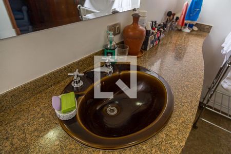 Casa à venda com 350m², 4 quartos e 1 vagaBanheiro da Suíte 4 - Pia