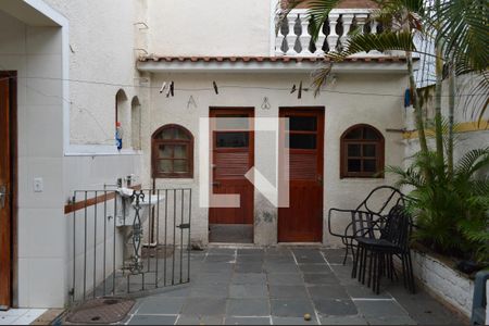 Casa para alugar com 235m², 4 quartos e 2 vagasDois quartos externos