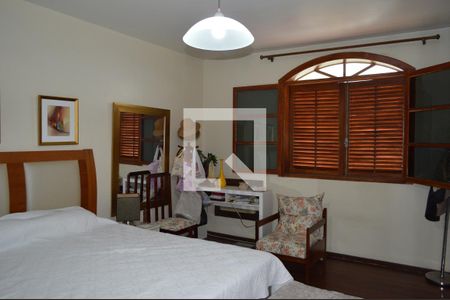 Casa para alugar com 235m², 4 quartos e 2 vagasSuíte 2