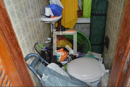 Casa para alugar com 235m², 4 quartos e 2 vagasBanheiro da varanda dos fundos