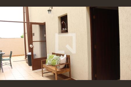 Casa para alugar com 500m², 6 quartos e 6 vagasÁrea externa - Fundos