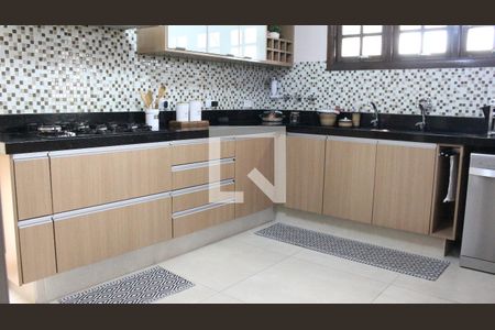 Casa para alugar com 500m², 6 quartos e 6 vagasCozinha