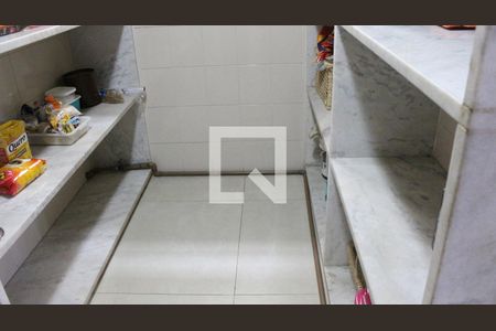 Casa para alugar com 500m², 6 quartos e 6 vagasCozinha - Despensa