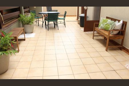 Casa para alugar com 500m², 6 quartos e 6 vagasÁrea externa - Fundos